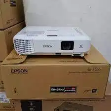 Projektor EPSON EB-E500