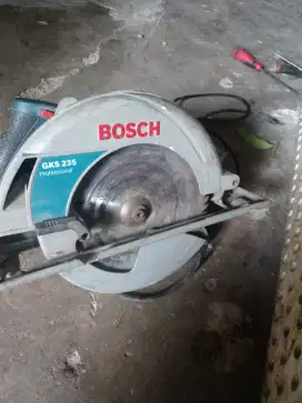 Bosch GKS 235 profesional 2100w
