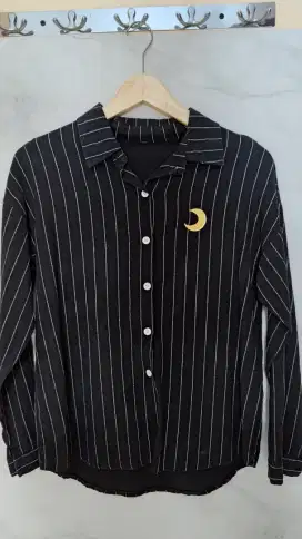 Kemeja hitam linen