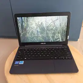 Laptop 12” SSD – Murah, Ringan, & Fleksibel Dibawa!