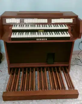 piano organ klasik merk eminent omegan 7627