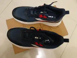 SEPATU DIADORA LIKE NEW