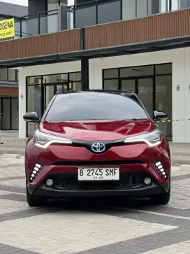 10jt bawa pulang mobil keren Toyota CHR Hybrid AT 2019 Merah Marun