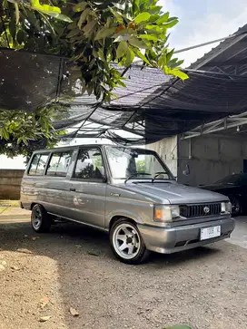 Jual kijang super long 6 speed power stering dan ac