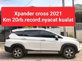 Mitsubishi Xpander cross premium package 2021.km 20rb.record.nol spet