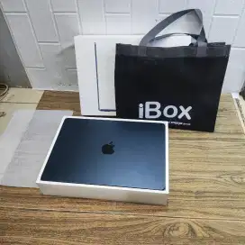 MacBook Air M3 13 inch 8/256GB Second iBox Mulus Murah Like New