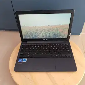 Laptop 1jtan Berkualitas! Windows 10, Body Mulus&Ringan Bukan Servisan