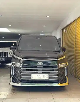 Toyota Voxy 2022 September Automatic Hitam Metalik Vieta Motor Termura