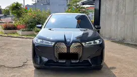 BMW iX xDrive 40 Fullspec AT Hitam Metalik 2023 Like New Condition