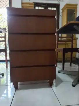 Meja kayu laci-laci. bahan bagus. 2 muka bolak balik