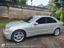 Mercedes-Benz C240 2005 Bensin