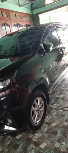 Mobil bekas AVANZA G warna hitam