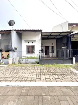JUAL RUMAH SECOND DALAM KOMPLEK DI CIRENDEU DEKAT MRT LEBAK BULUS