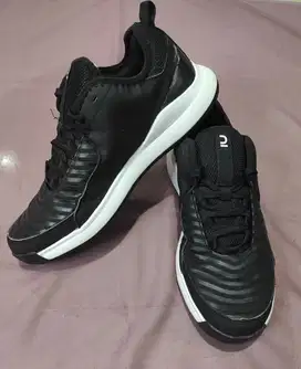 SEPATU TENIS ARTENGO NO.37 ORIGINAL