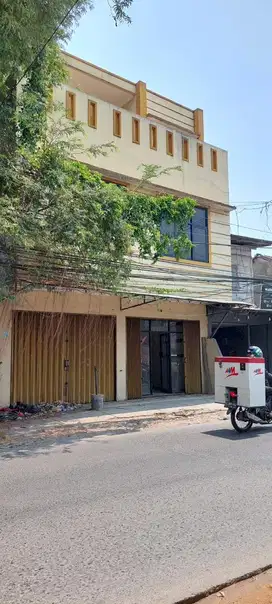 Ruko 3 lantai 2 lokal dijual cepat