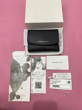 Dompet Charles & Keith