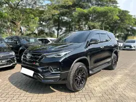 [ LIKE NEW ] TOYOTA FORTUNER VRZ GR 2.8 DIESEL AT MATIC 2023 HITAM