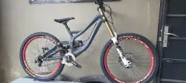 Sepeda specialized demo8 mtb downhill