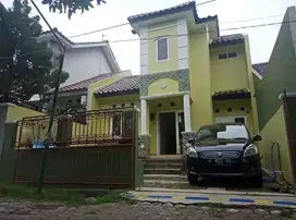 Rumah 2 Lt di Pinggir jalan utama Griya Payung Asri