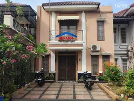 Rumah Cantik Bangunan besar siap huni di Legenda wisata Cibubur