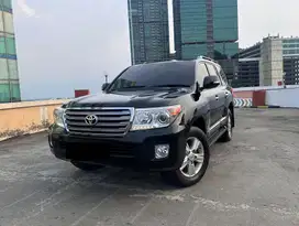 Toyota Land Cruiser VX200 V8 4x4 NIK 2012 pemakaian 2013 low km