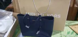 MICHAEL KORS ( Navy color )