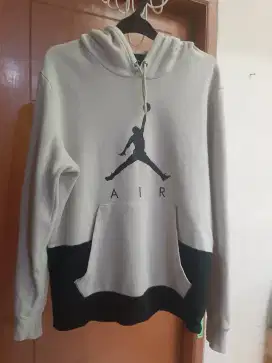 hoodie jordan
size L