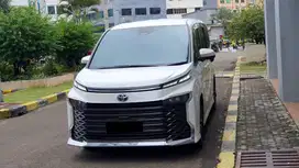 [ LOW KM ] Toyota Voxy 2.0 CVT TSS Camera360 Facelift AT Putih 2023