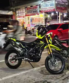 Kawasaki Dtracker 150 SE Special edition tahun 2022 orisinil KM rendah