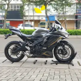 KAWASAKI ZX25R ABS SE 2021 GREY KM 6000 ASLI FULL ORI PAJAK PANJANG