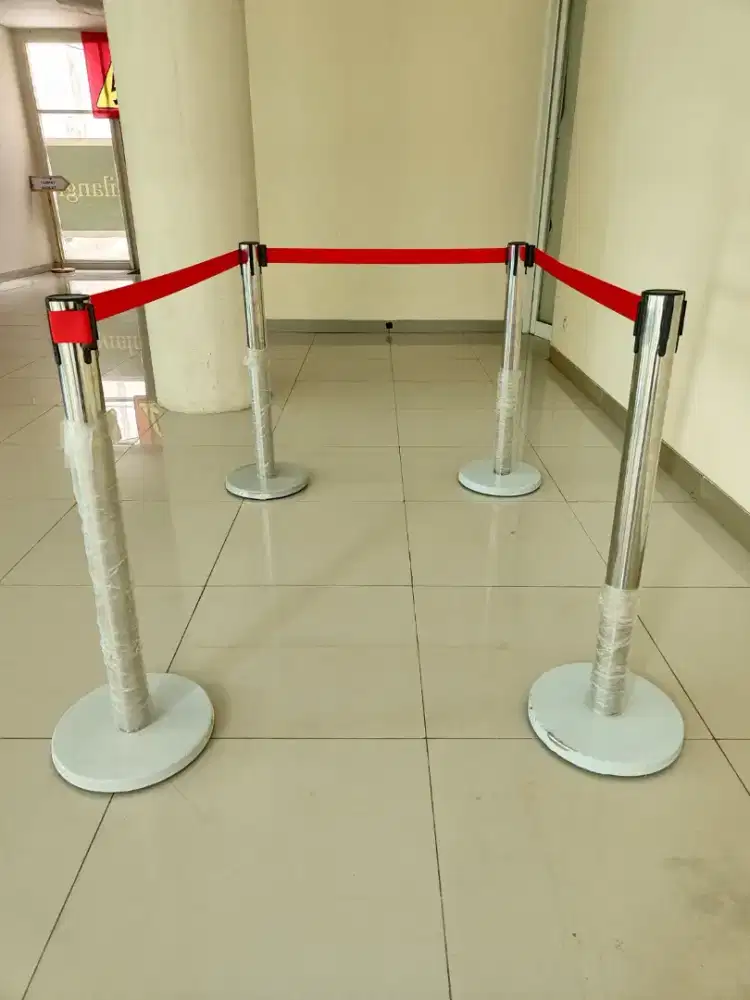 Sewa Tiang Pembatas Antrian Semarang 98