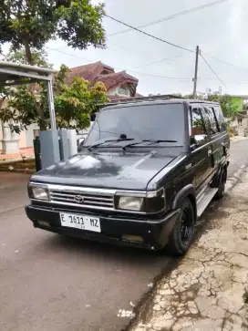 Toyota kijang grand extra th 94