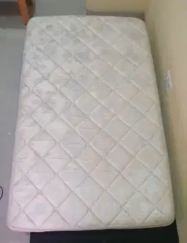 1 Set Spring Bed & Dipan