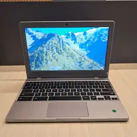 Laptop Samsung Ram 4 SSD bisa cod garansi 1 tahun dan pakai play store