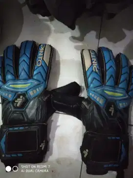 Sarung tangan kiper