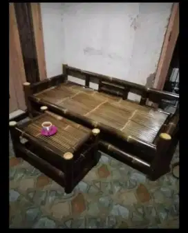 Bale Bambu Dan Meja