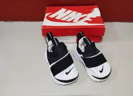 Sepatu Nike anak