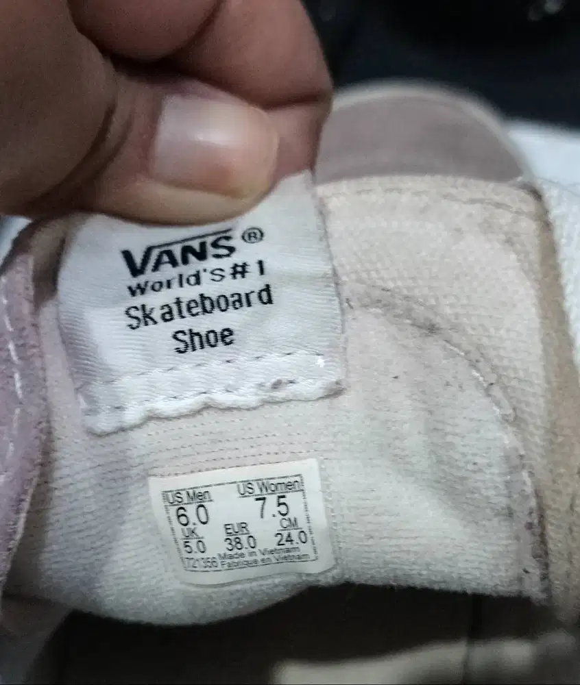 Dijual sepatu Vans Ori size 38