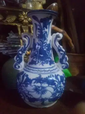 Guci vas antik  putih biru