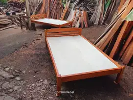 Dipan kayu akasiya 120x200