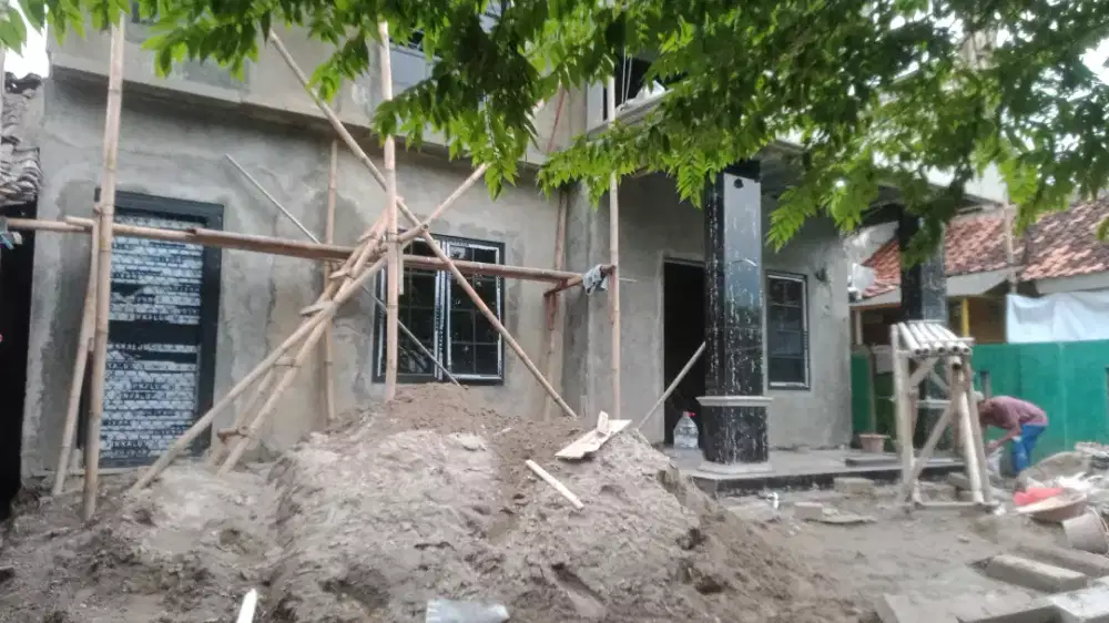 Perbaikan atap bocor dan renovasi pembangunan