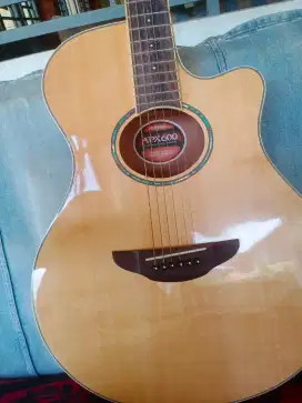 Gitar akustik elektrik