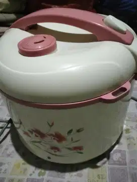 Dijual cepat Rice Cooker dus kartu garansi lgkp,kondisi ok, harga pas.