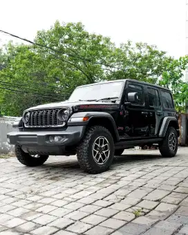 Rubicon warna hitam 2025