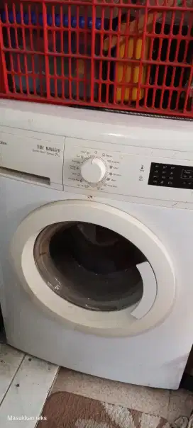 Mesin Cuci Electrolux EWP 85752 Front Loading kapasitas 7Kg