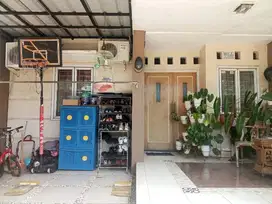 Rumah dalam cluster 5 menit ke stasiun Depok lama
