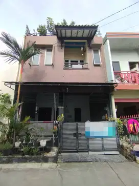 Dijual Rumah 3 Lantai di Harapan Baru Bekasi