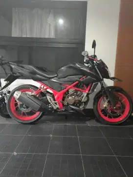 Honda cb150r km rendah
