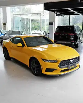 Ford Mustang kuning
