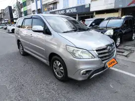 INNOVA 2.5 V A/T 2015